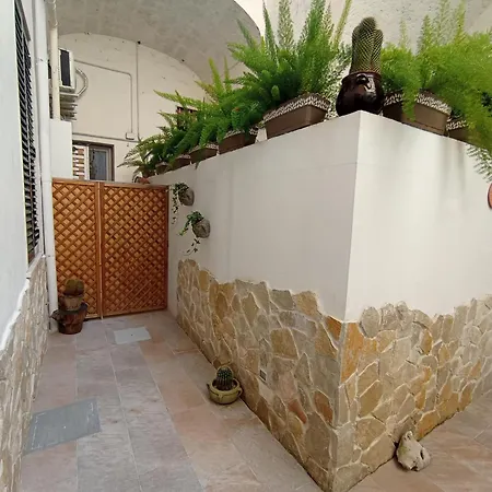 Samele Bed & Breakfast 3*