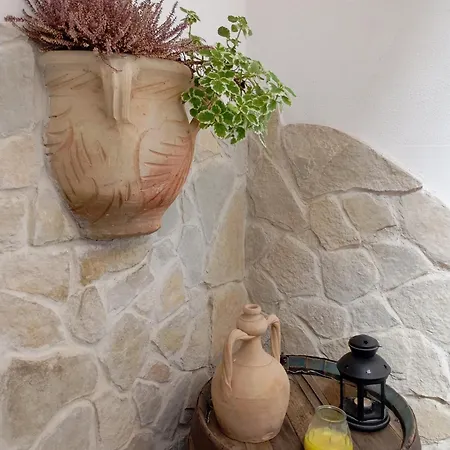 Samele Bed & Breakfast 4*