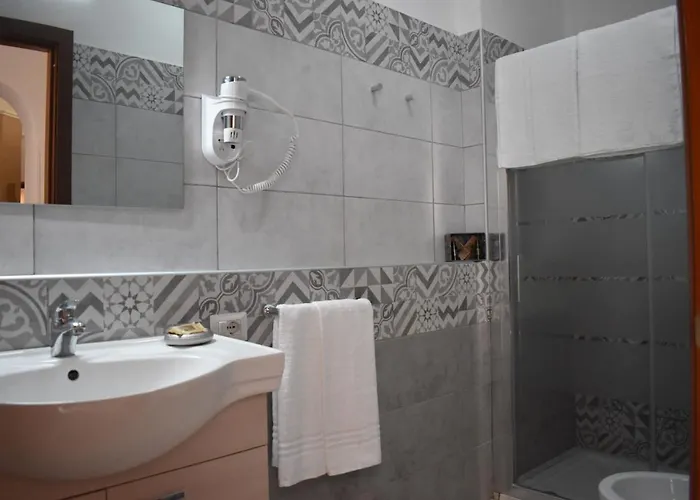 Samele Bed & Breakfast 3*